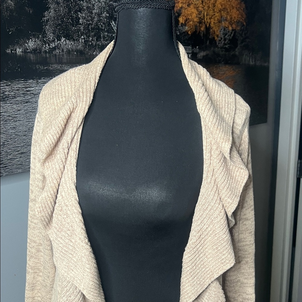 Private Label Cream Ruffled Cardigan - Picture 3 of 8